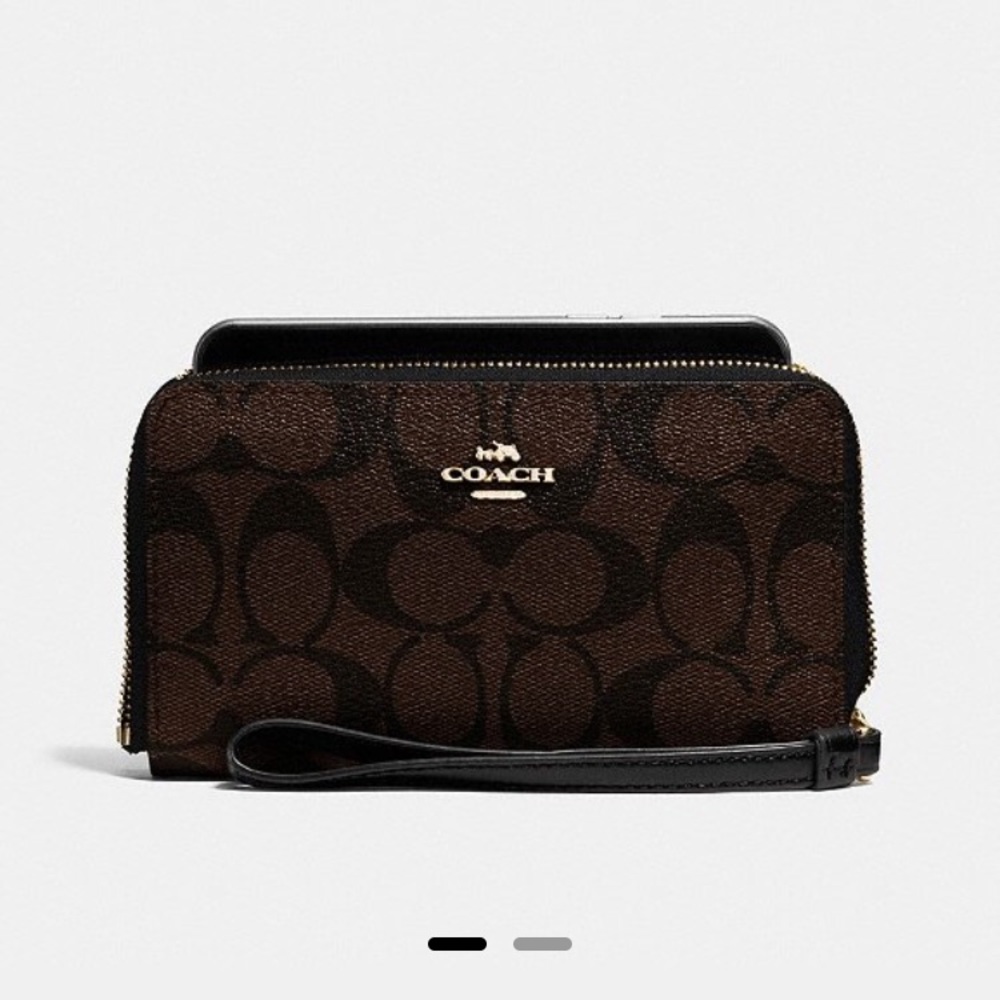 💙 Signature canvas Coach phone wallet!